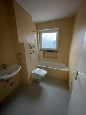 neu renoviertes Bad - 3 Zimmer Etagenwohnung zur Miete in Meßstetten