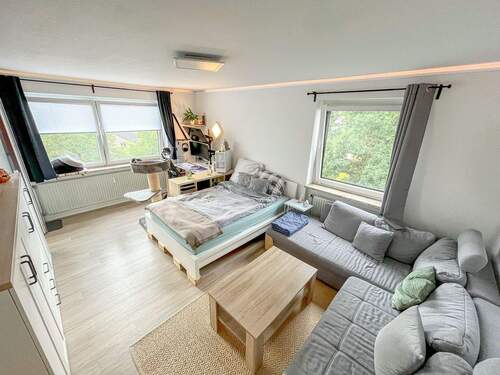 Wohnzimmer l - 2 Zimmer Etagenwohnung zum Kaufen in Oldenburg (Oldb)