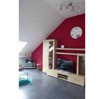 Röpke + Partner Immobilien: Attraktives Dachgeschoss auf dem Pforzheimer Sonnenhof!