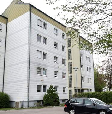 Außenansicht - 4,5 Zimmer Eigentumswohnung mit Balkon & TG-Stellplatz