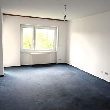 Wohnzimmer - 4 Zimmer Etagenwohnung zum Kaufen in Oberndorf am Neckar