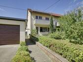 Bild 1 - Ihr neues Familiendomizil am Feldrand: Ein Zuhause mit viel Potenzial