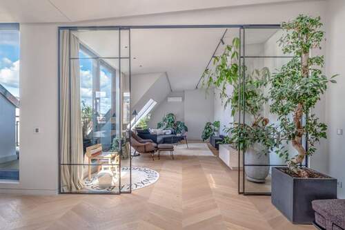 Wohnbereich - 6 Zimmer Etagenwohnung zum Kaufen in Berlin