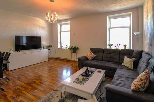 Wohnzimmer - Wohnung OG - 6 Zimmer Mehrfamilienhaus, Wohnhaus in Alsdorf