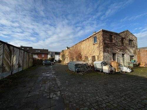 Hof - Sanierungsbedürftige Gewerbefläche mit eigenem Bunker