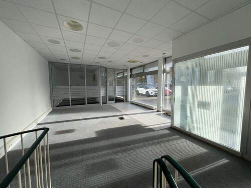 IMG_8851 - Sichtbarkeit garantiert! Schickes Ladenlokal in Hauptstraßenlage