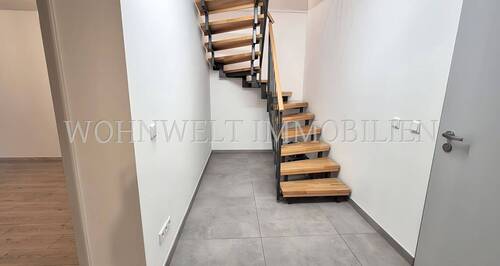 Flur UG - 4 Zimmer Etagenwohnung in München / Riem