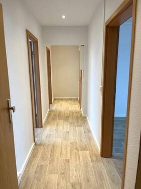 Flur - 3 Zimmer Etagenwohnung zur Miete in Schwerin
