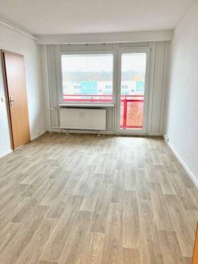 Wohnzimmer - 3 Zimmer Etagenwohnung in Schwerin