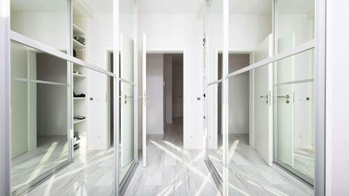 Ankleide / Arbeiten / Kind - 