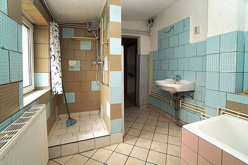 Bad - Mehrfamilienhaus, Wohnhaus zum Kaufen in Mücheln (Geiseltal)