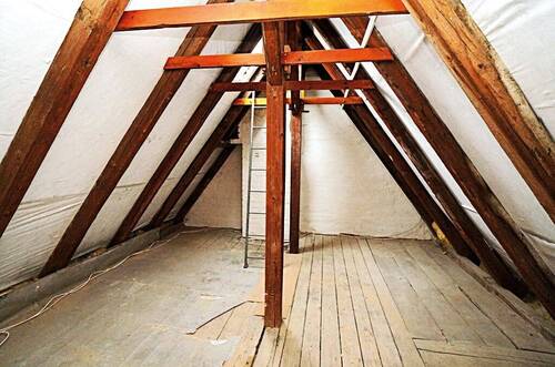 Dach - Mehrfamilienhaus, Wohnhaus in Mücheln (Geiseltal)