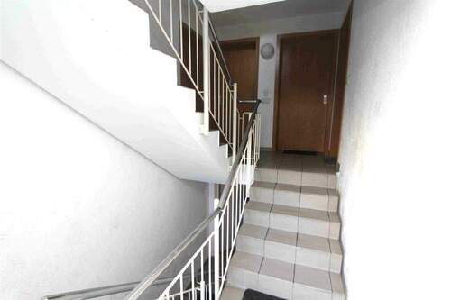 Treppenhaus - Terrassenwohnung mit 72,00 m&sup2; in Pirna zum Kaufen