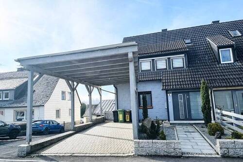 Front Ansicht - 6 Zimmer Einfamilienhaus zum Kaufen in Kirchenlamitz