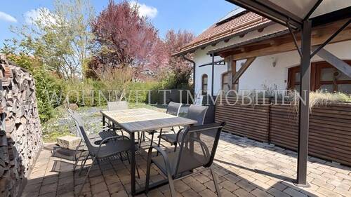 Vorgarten - Einfamilienhaus mit 170,00 m&sup2; in Tiefenbach zum Kaufen