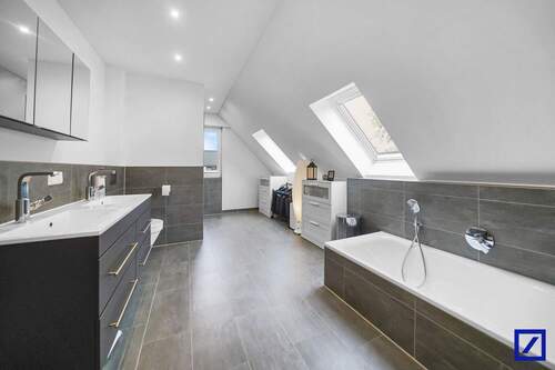 Badezimmer Dachgeschoss - 