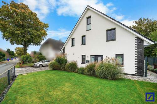 Frontansicht - Energieeffizienter Neubau mit großem Garten und Terrasse