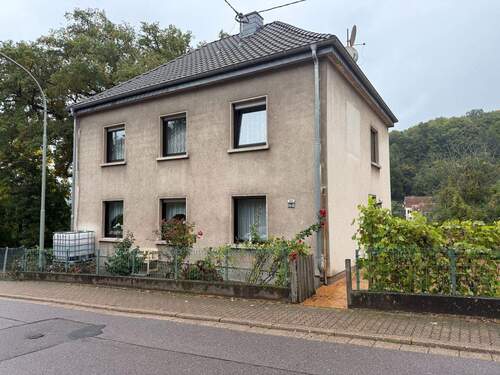 Vorderansicht - 8 Zimmer Einfamilienhaus zum Kaufen in Mettlach