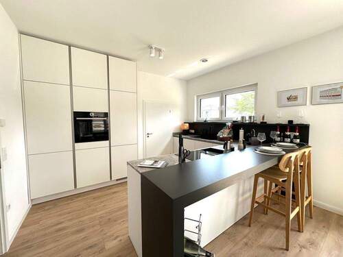 Offen gestaltete Küche - 5 Zimmer Mehrfamilienhaus, Wohnhaus in Hameln