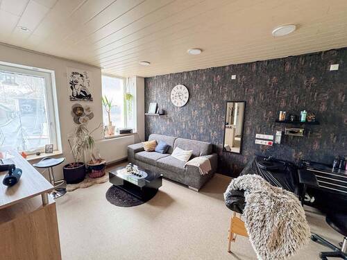 98_03.jpg - Mehrfamilienhaus, Wohnhaus in Schönheide