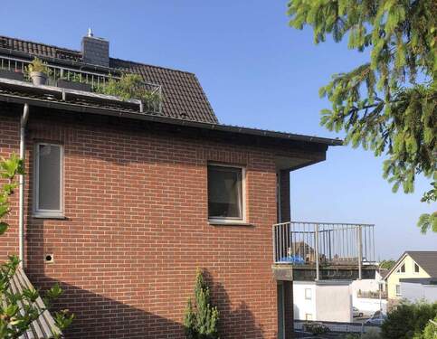Wohnhaus - Attraktive 3-Zimmerwohnung mit idyllischem Grünblick in Opladen!