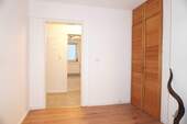 Diele - 3 Zimmer Etagenwohnung zur Miete in Leverkusen