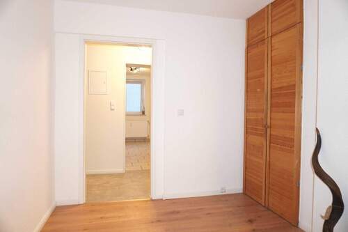 Diele - 3 Zimmer Etagenwohnung zur Miete in Leverkusen