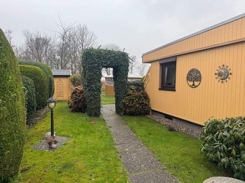 1.jpeg - Massiv erbautes Ferienhaus in Feldrandlage, direkt hinter dem Deich