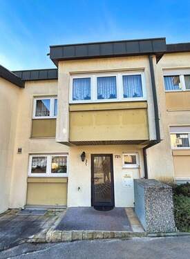 Hausansicht - Reihenhaus in Dagersheim - Große Terrasse, Garage und PKW Stellplatz