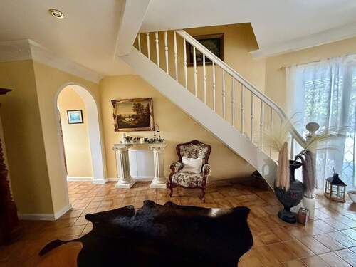 Diele - Einfamilienhaus mit 226,00 m&sup2; in Eiterfeld zum Kaufen