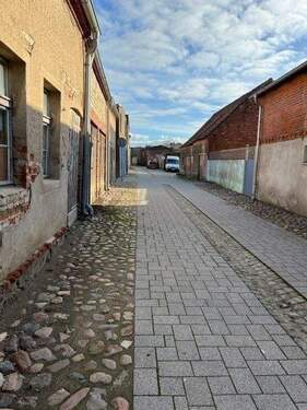 Straße hinter dem Haus - 