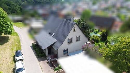 Giebelansicht Luftbild - Doppelhaushälfte mit 120,00 m&sup2; in Hainichen zum Kaufen