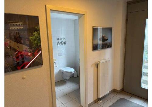 Flur.jpeg - Büro mit 58,00 m&sup2; in Freiburg im Breisgau zur Miete