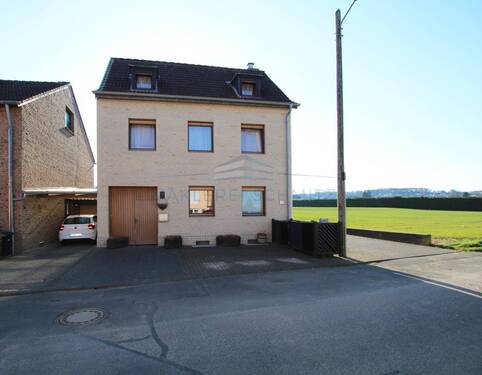 Straßenansicht - 6 Zimmer Einfamilienhaus in Bornheim