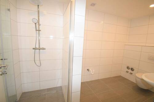 Bad Whg2.jpg - 7 Zimmer Mehrfamilienhaus, Wohnhaus in Heidesheim am Rhein