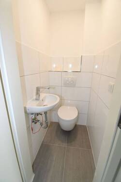 Gäste WC Whg 1 & Whg2.jpg - 