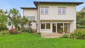 Rückansicht - Einfamilienhaus mit Wohlfühlcharakter und Gartenidylle!