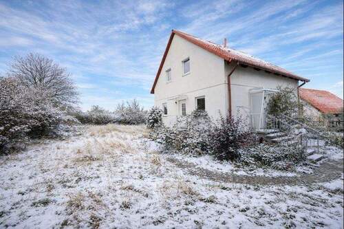 Hausansicht - 290.000,00&nbsp;EUR Kaufpreis, ca.&nbsp; 120,00&nbsp;m&sup2;&nbsp;Wohnfl&auml;che