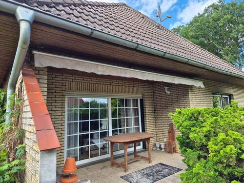 überdachte Terrasse am Esszimmer - 