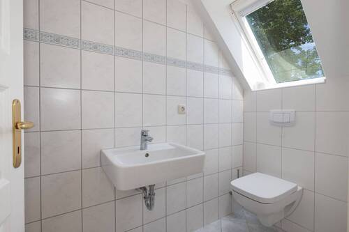 Das helle Gäste Bad im OG - 
