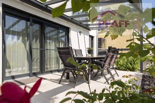 Terrasse (5) - Zuhause ankommen in Gottmadingen in der Roseneggstr.! Traumhaus aus 2021 mit Garage und Einbauküche