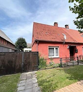 Haus vorderansicht Bild vor Sa - Neuer Preis - Lohnenswerte Herausforderung - Handwerkerobjekt - Wassernähe (VHB)