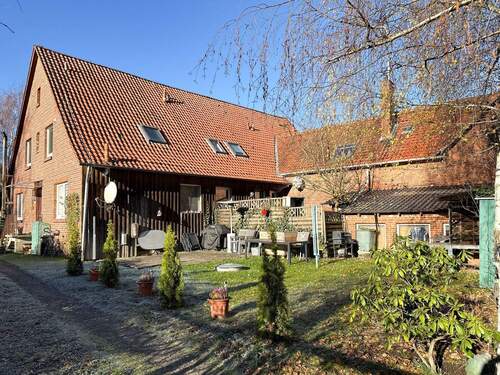 Garten Rückansicht - 1 Zimmer Mehrfamilienhaus, Wohnhaus zum Kaufen in Barsinghausen