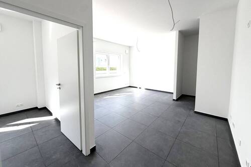 Wohn- und Esszimmer - Stilvolle 2-Zimmer-Wohnung im Erdgeschoss - modern saniert & bezugsfertig