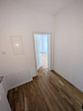 Flur - Etagenwohnung mit 76,00 m&sup2; in Chemnitz zur Miete