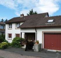 AUMÜLLER-Immobilien - Freundliches Dreifamilienhaus mit Garage in direkter Nähe zum Kurpark - Bad Orb