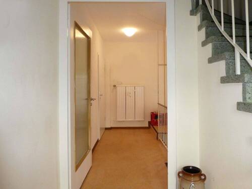 Treppenhaus - 7 Zimmer Mehrfamilienhaus, Wohnhaus in Bad Orb