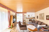 Gemütliches Wohnzimmer mit Kamin - 