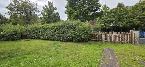 Blick vom li. DHH zum Eingang.jpg - 8 Zimmer Mehrfamilienhaus, Wohnhaus zum Kaufen in Eichwalde