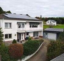 FREUDENBURG: GROßZÜGIGES ZWEIFAMILIENHAUS MIT IDYLLISCHEM GARTEN AUF 10 AR GRUNDSTÜCK